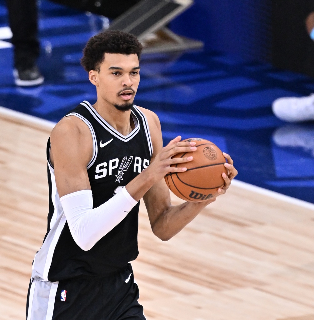 文班：我们每天都在垒一块砖以建造宏伟的大厦 今天的工作完成了